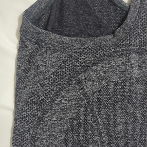 Athleta Momentum Tank Top, Color Gray Size M - Picture 12 of 15
